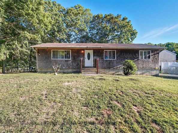 30 Fords Lane, Southampton NY 11968