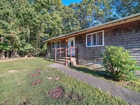 30 Fords Lane, Southampton NY 11968