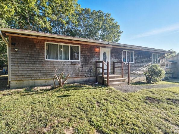 30 Fords Lane, Southampton NY 11968