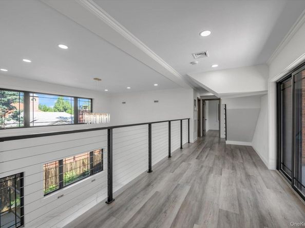 16515 Cross Island Parkway, Whitestone NY 11357