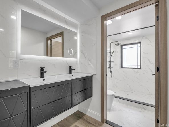 16515 Cross Island Parkway, Whitestone NY 11357