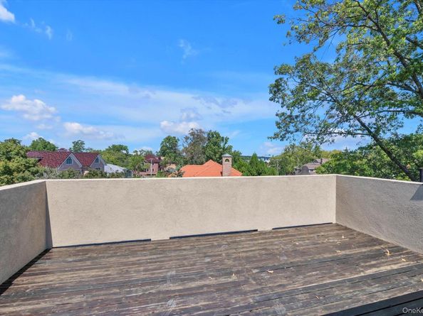 16515 Cross Island Parkway, Whitestone NY 11357