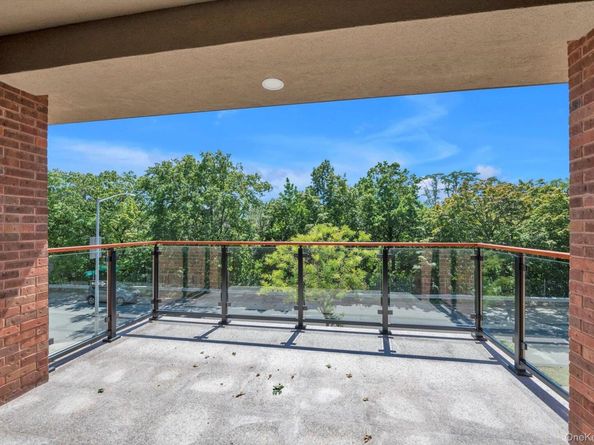 16515 Cross Island Parkway, Whitestone NY 11357