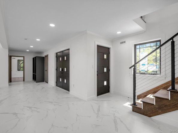 16515 Cross Island Parkway, Whitestone NY 11357