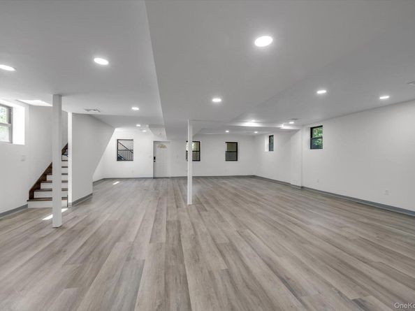 16515 Cross Island Parkway, Whitestone NY 11357