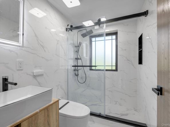 16515 Cross Island Parkway, Whitestone NY 11357