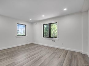 16515 Cross Island Parkway, Whitestone NY 11357