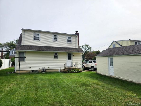 305 Warren Street, Uniondale NY 11553