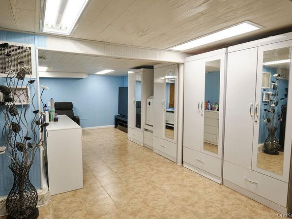 23009 87th Avenue, Queens Village NY 11427