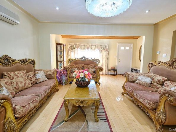 23009 87th Avenue, Queens Village NY 11427