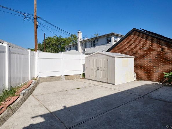 23009 87th Avenue, Queens Village NY 11427