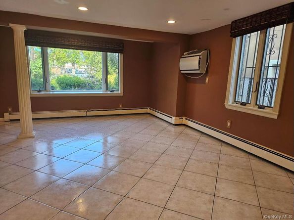 17-02 Clintonville Street, Whitestone NY 11357