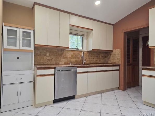 17-02 Clintonville Street, Whitestone NY 11357