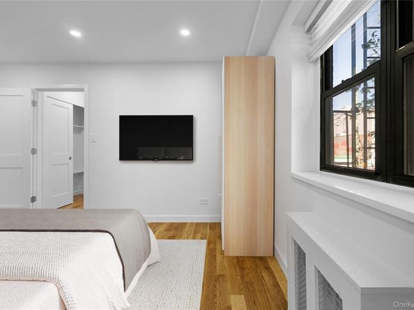 25-10 31st Avenue 2M, Astoria NY 11106