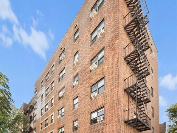 25-10 31st Avenue 2M, Astoria NY 11106