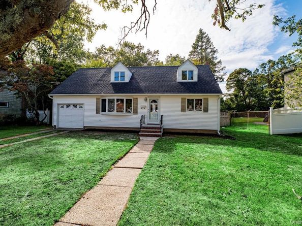 40 Center Street, Ronkonkoma NY 11779