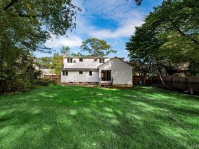 40 Center Street, Ronkonkoma NY 11779