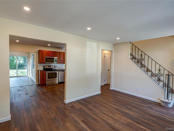 40 Center Street, Ronkonkoma NY 11779