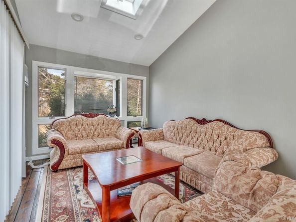 20 Marlon Avenue, Bethpage NY 11714