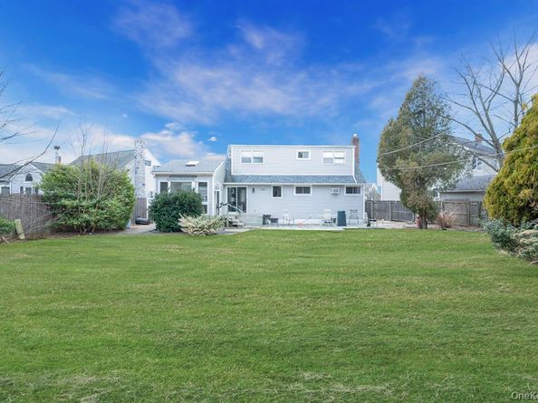 20 Marlon Avenue, Bethpage NY 11714