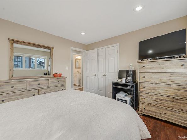 20 Marlon Avenue, Bethpage NY 11714