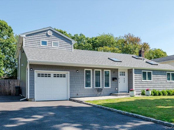 949 Gardiner Drive, Bay Shore NY 11706