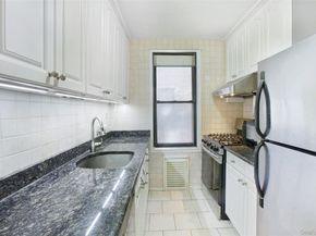 224-24 Union Turnpike 2N, Oakland Gardens NY 11364