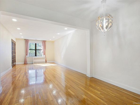 224-24 Union Turnpike 2N, Oakland Gardens NY 11364