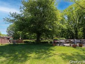 224-24 Union Turnpike 2N, Oakland Gardens NY 11364