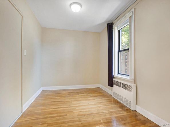224-24 Union Turnpike 2N, Oakland Gardens NY 11364