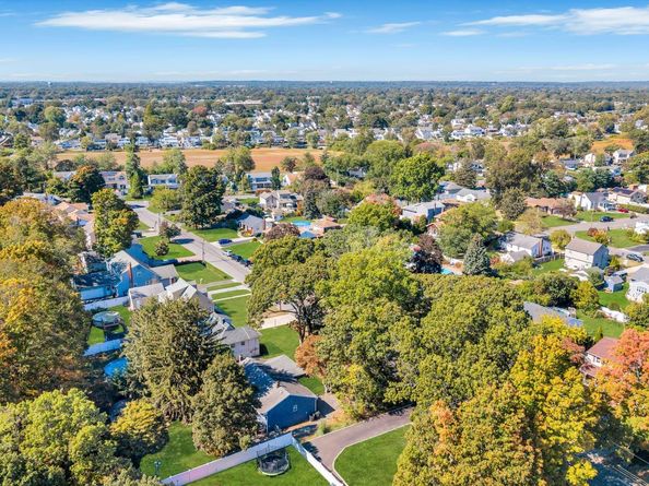 432 Kime Avenue, West Islip NY 11795