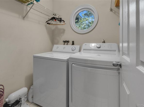 10 Nicole Court, Manorville NY 11949
