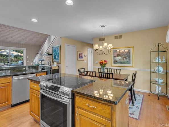 10 Nicole Court, Manorville NY 11949