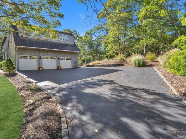 10 Nicole Court, Manorville NY 11949