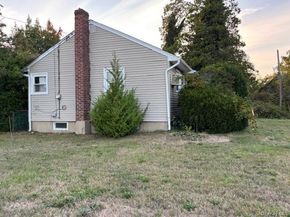 32 Copeland Place, Farmingdale NY 11735