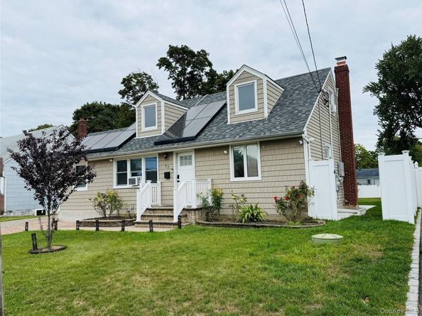 27 Central Avenue, North Babylon NY 11703