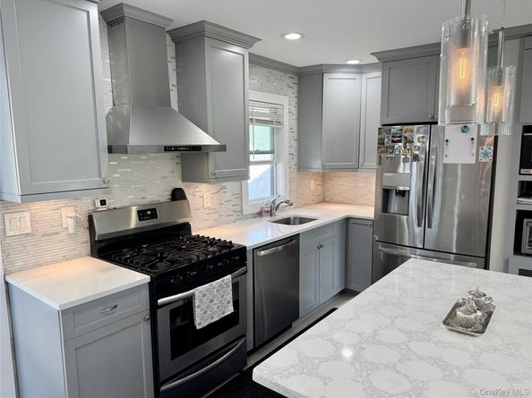 27 Central Avenue, North Babylon NY 11703