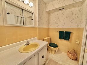 45 W Aspen Drive, Woodbury NY 11797