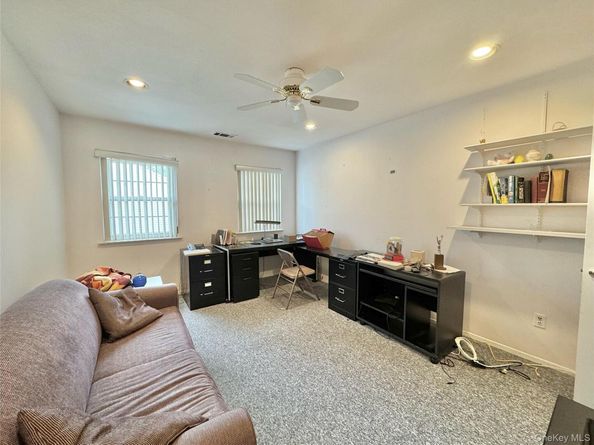 45 W Aspen Drive, Woodbury NY 11797