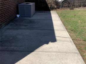 6 Wilton Street, New Hyde Park NY 11040