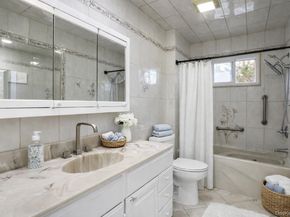 11 Broadway, Ronkonkoma NY 11779