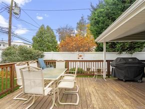 18 Bridle Lane, Hicksville NY 11801