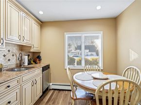 18 Bridle Lane, Hicksville NY 11801