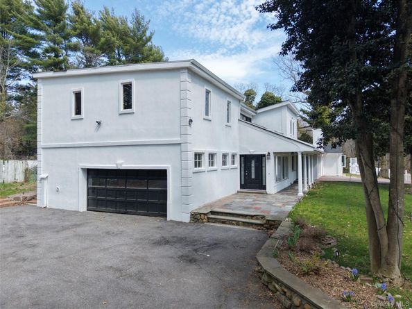 549 Woodbury Road, Cold Spring Harbor NY 11724