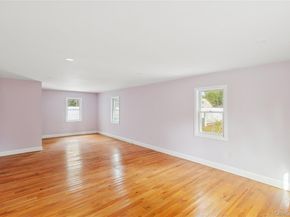 549 Woodbury Road, Cold Spring Harbor NY 11724
