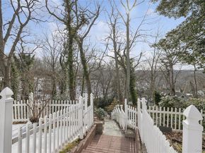 549 Woodbury Road, Cold Spring Harbor NY 11724
