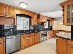 549 Woodbury Road, Cold Spring Harbor NY 11724