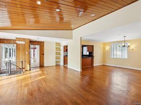 549 Woodbury Road, Cold Spring Harbor NY 11724