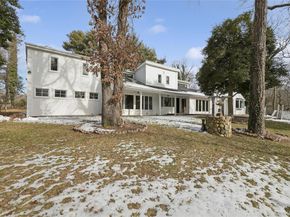 549 Woodbury Road, Cold Spring Harbor NY 11724