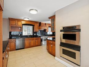 549 Woodbury Road, Cold Spring Harbor NY 11724